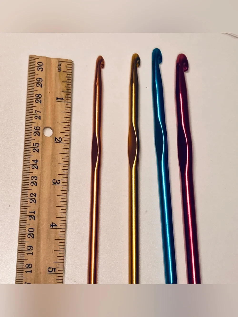 Set of 4 Metal Crochet Hooks - Orange 5.5mm, Gold 6.0mm, Blue 7.0mm, Pink 8.0mm